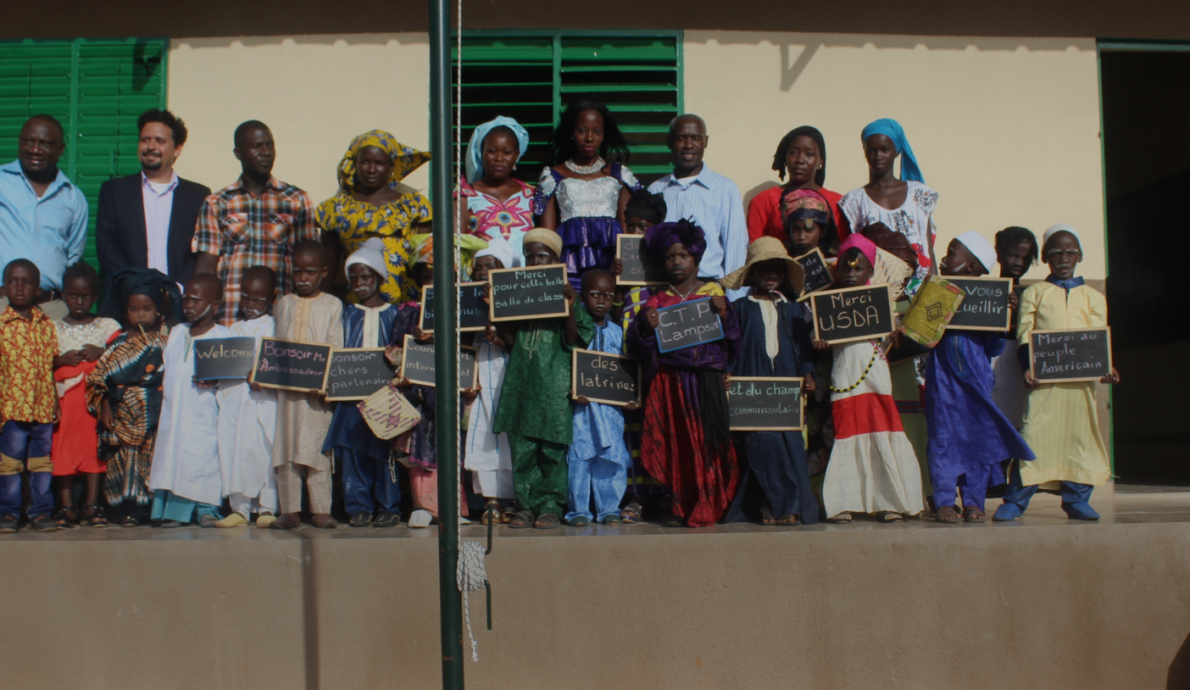 U.S. Ambassador Visits Counterpart’s Food for Education Program in Senegal